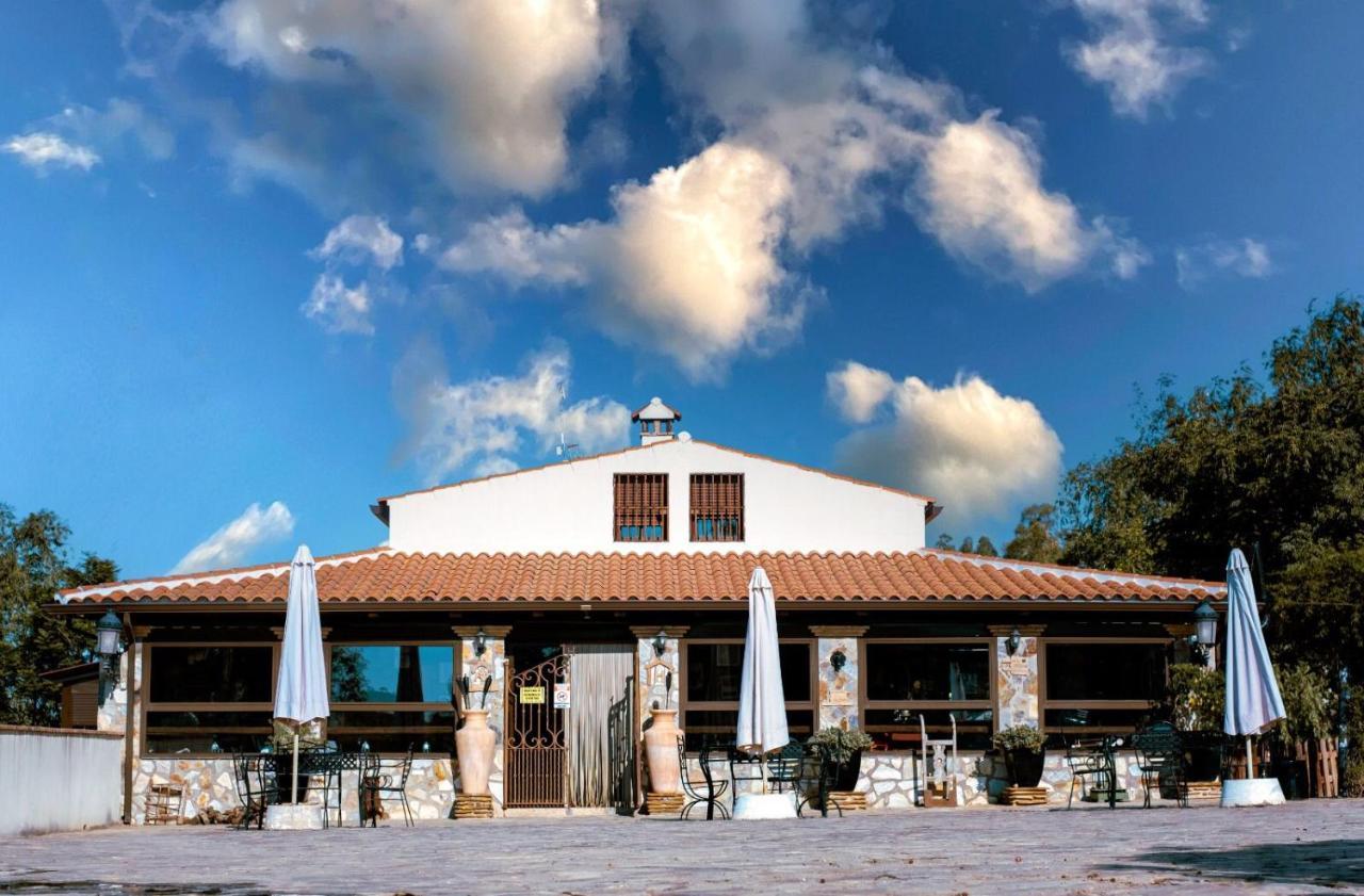 Guadalcanal Hotel Rural Finca La Herencia מראה חיצוני תמונה