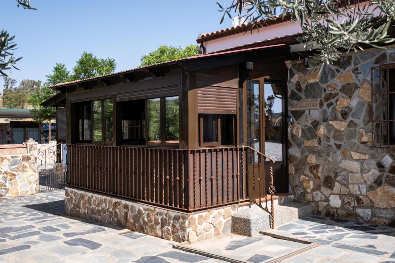 Guadalcanal Hotel Rural Finca La Herencia מראה חיצוני תמונה