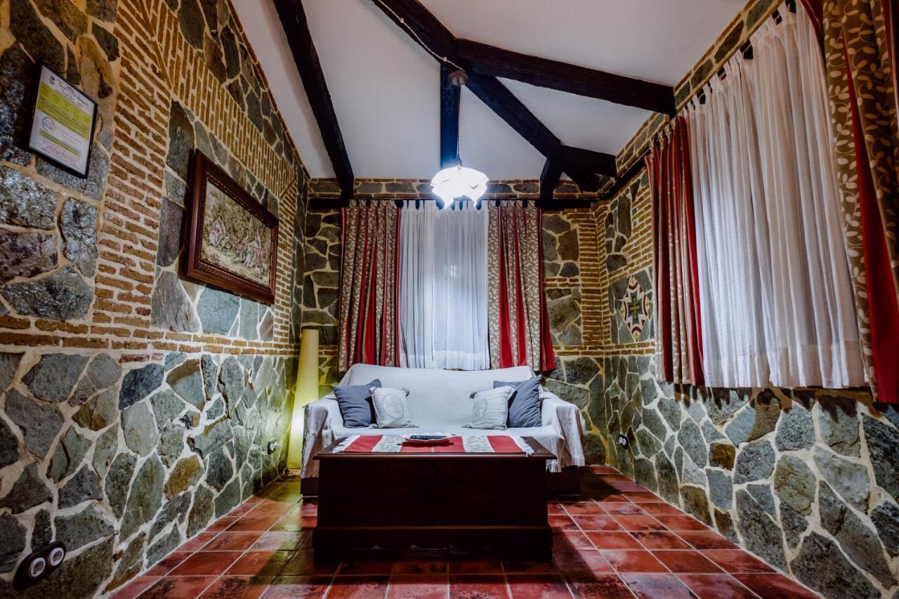 Guadalcanal Hotel Rural Finca La Herencia מראה חיצוני תמונה